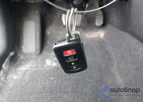 2017 Toyota Rav4 Xle z USA, uszkodzony, nr VIN 2T3RFREV8HW646845